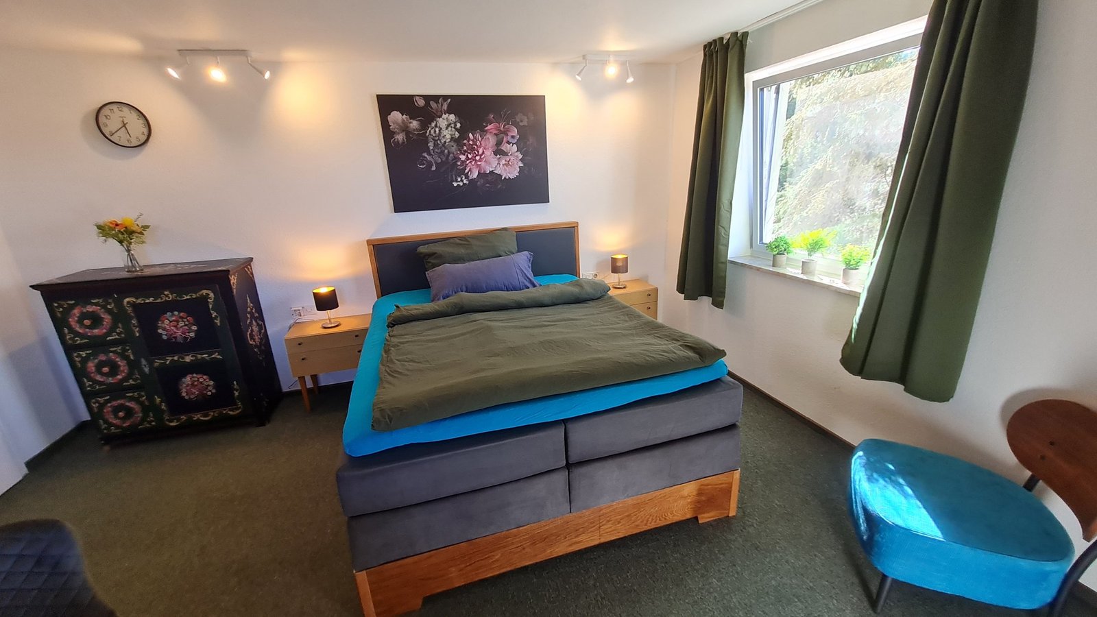 Doppelzimmer mit Gemeinschaftsbad – Ansicht 1 von 6