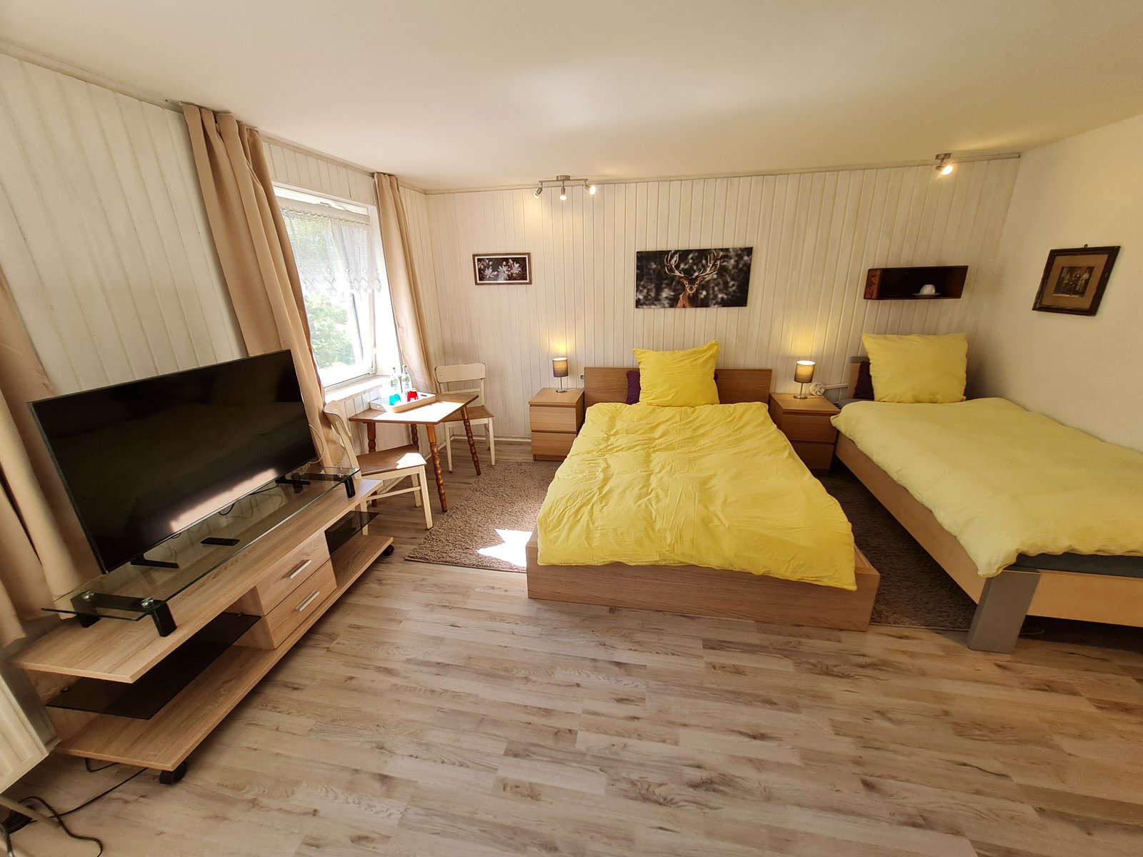 Standard Zweibettzimmer mit Gemeinschaftsbad – Ansicht 1 von 8